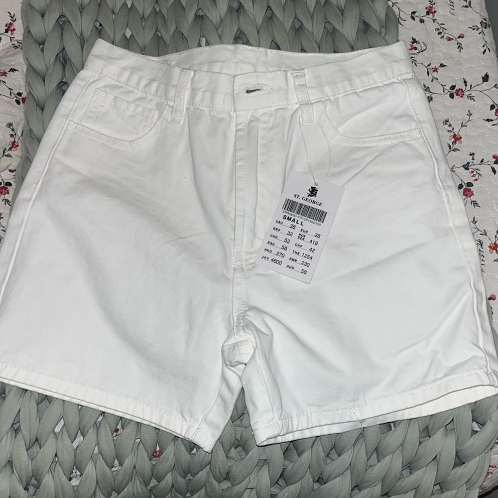 Brandy Melville white shorts